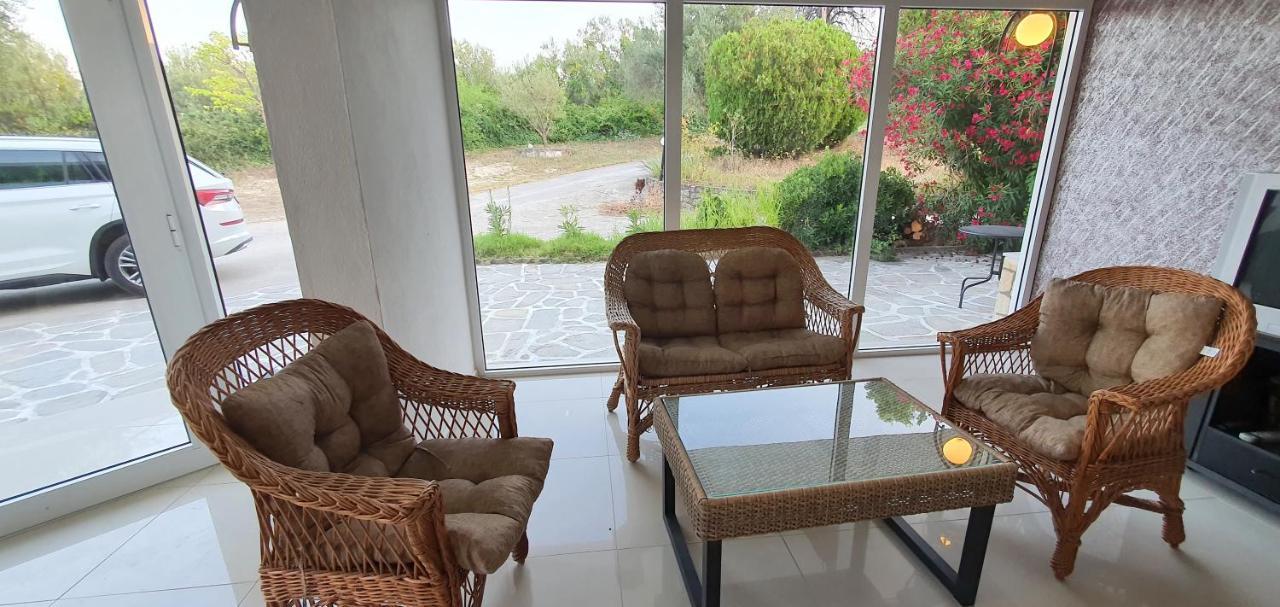 Hotel Pashos Kriopigi Ngoại thất bức ảnh